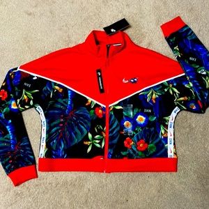 MWT' Nike full zip 🔥crop track jacket M
